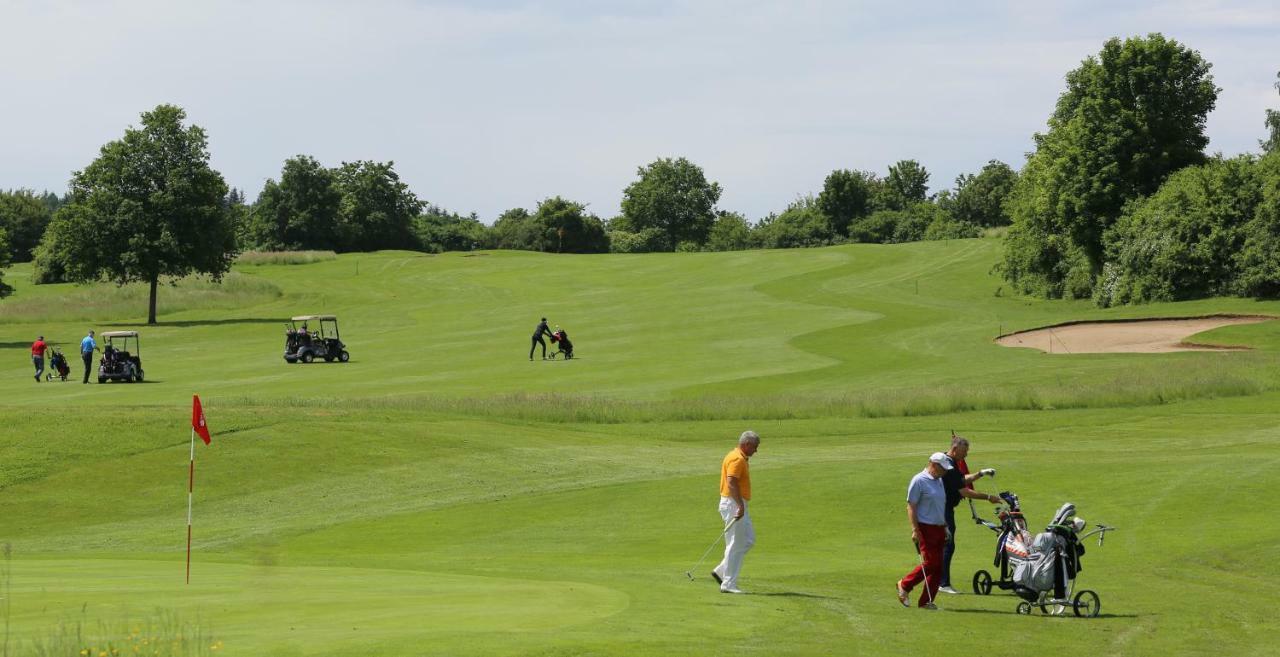 Apartments Golfpark Schlossgut Sickendorf Lauterbach Kültér fotó